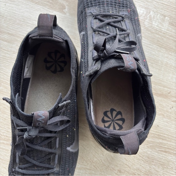 Nike Vapormax Men's Black Athletic Shoes Size 11.5 - Picture 7 of 10